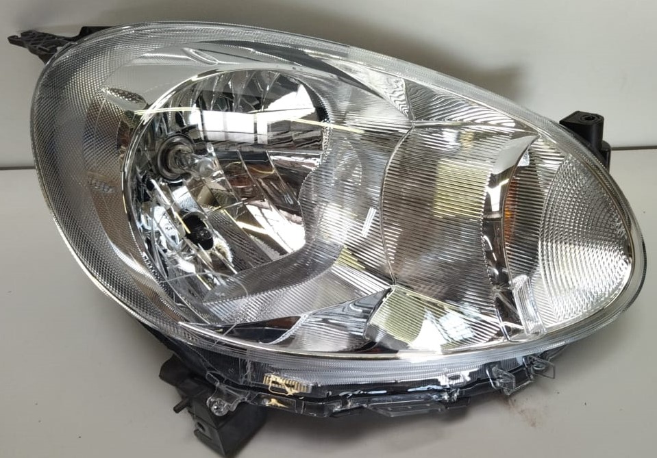Nissan Micra 2012 Right headlight