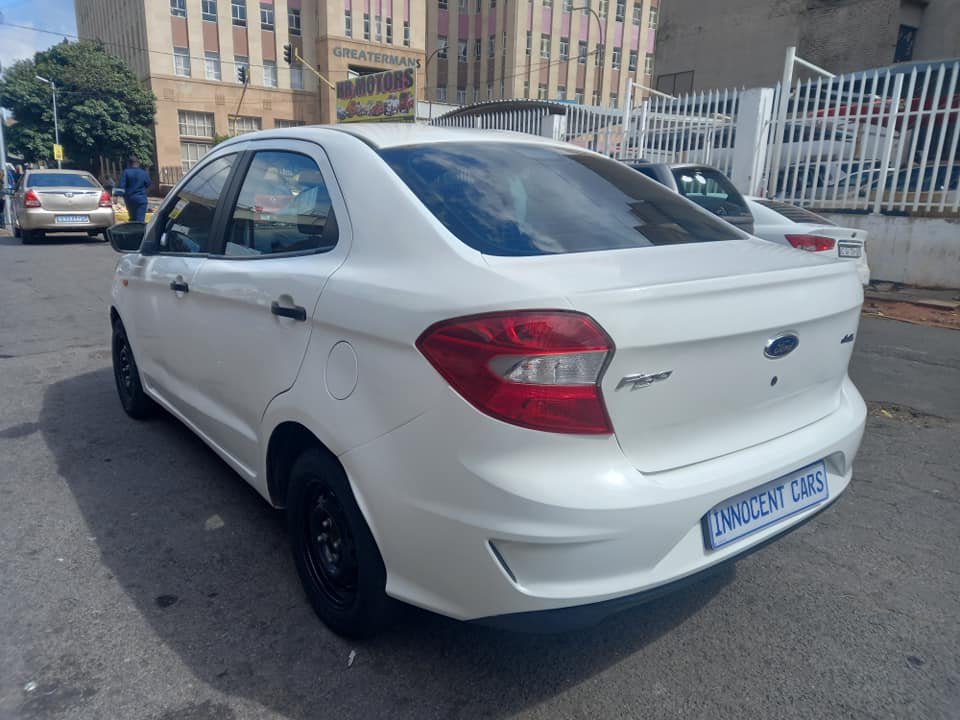 2019 FORD FIGO SEDAN 1.2 PETROL, MANUAL TRANSMISSION, WHITE COLOUR, MILEAGE 84000
