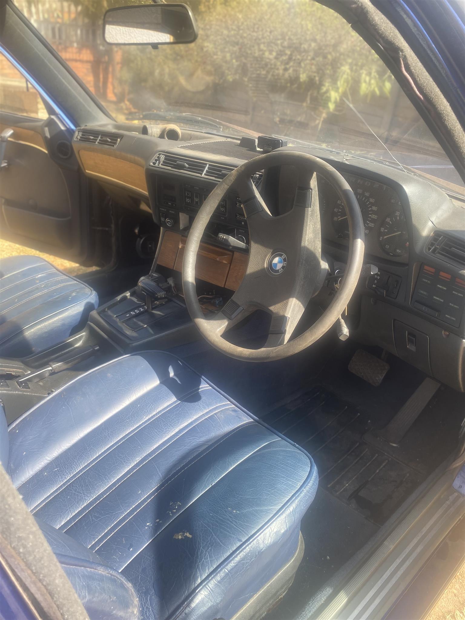 BMW 733i