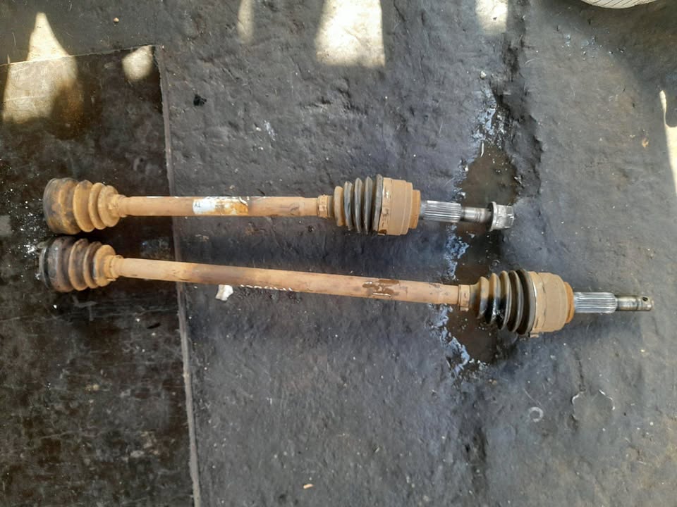 RENAULT TRIBER DRIVE SHAFT AVAILABLE - Private Seller RENAULT TRIBER DRIVE SHAFT AVAILABLE - Private Seller