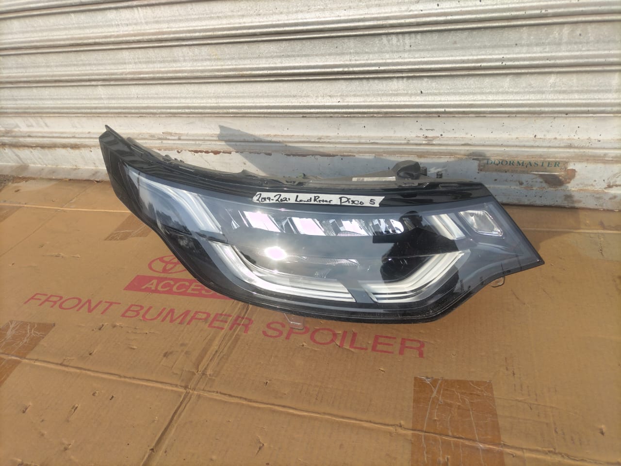 2019-2022 LAND ROVER DISCOVERY 5 RHS LED HEADLIGHT FOR SALE - Private Seller