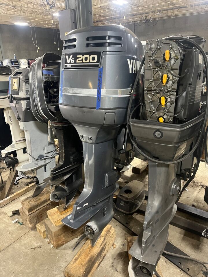 Yamaha Outboard Motors VF225 LA 225 HP Yamaha Outboard Motors VF200 LA 200 HP Ya