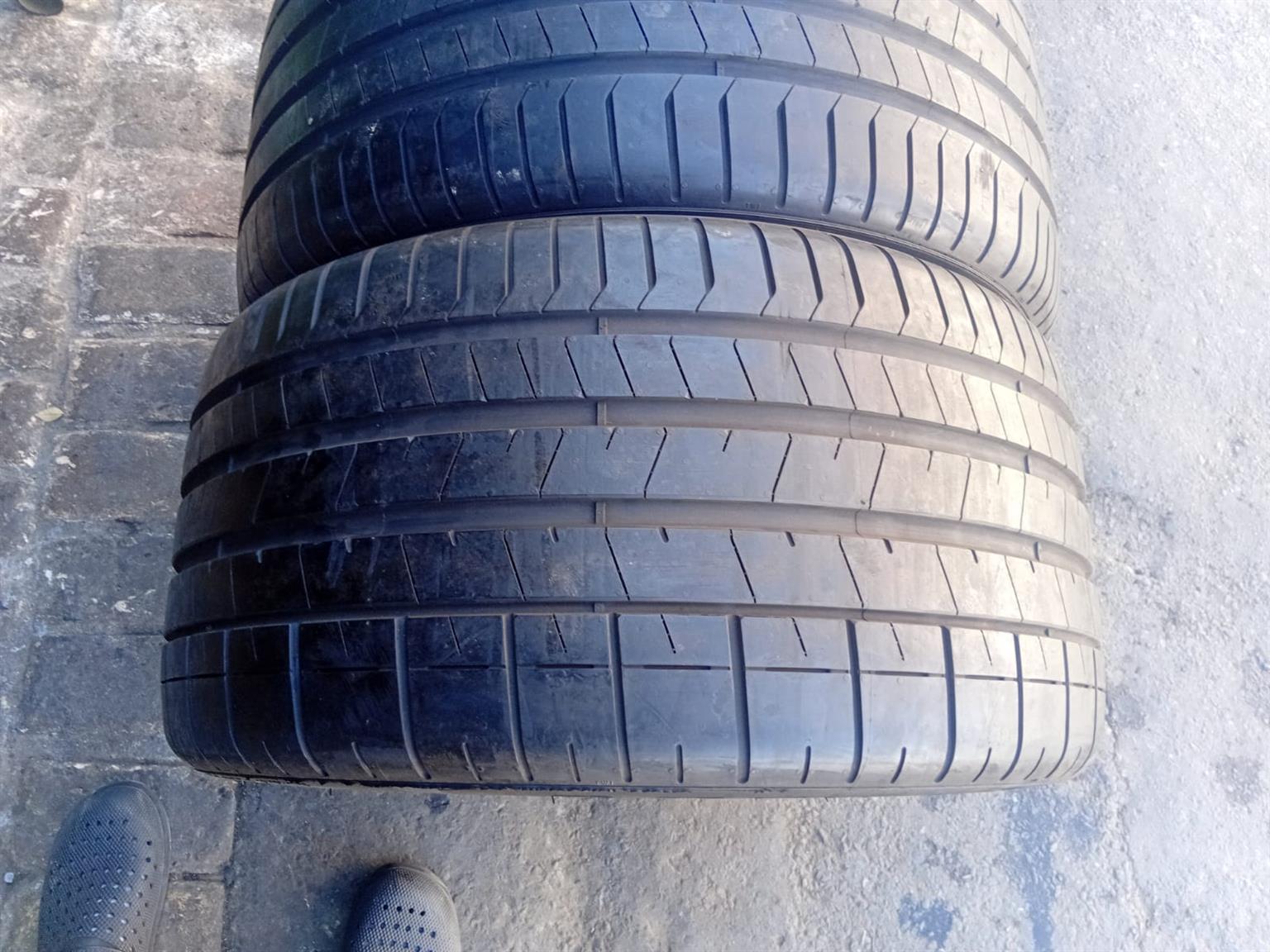 305/35/19 × 2 Pirelli Pzerro tyres with 99% life - Private Seller