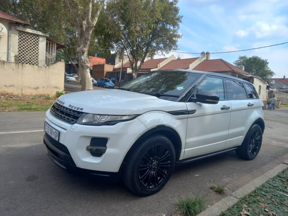 2012 Range Rover Evoque SD4 Automatic, White, 125000kms Reverse Camera, Sensor, Leather seat