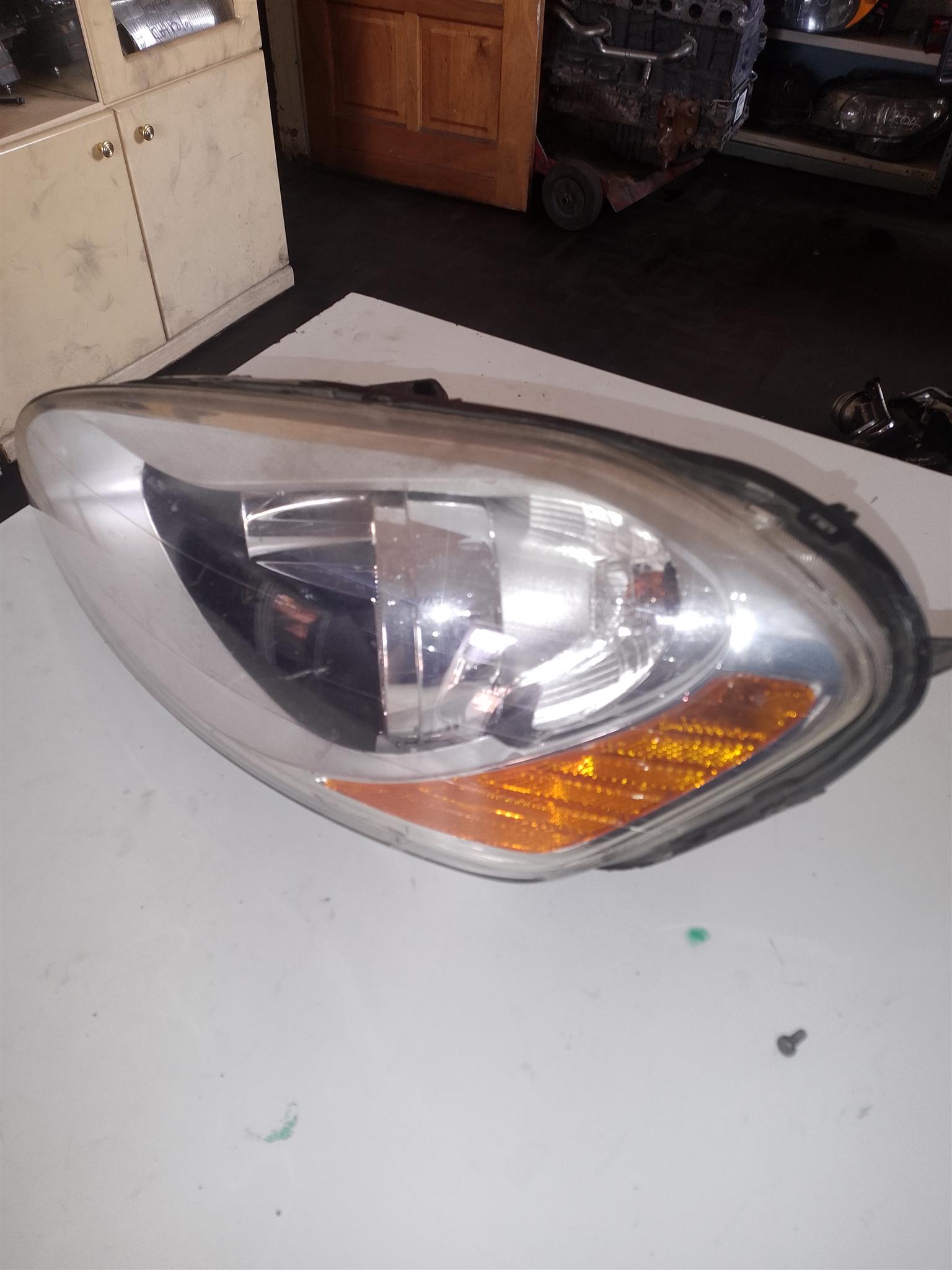 XC60 2009-2013 VOLVO RIGHT HEADLIGHT FOR SALE DELIVERY AVAILABLE COUNTRY WIDE - Private Seller XC60 2009-2013 VOLVO RIGHT HEADLIGHT FOR SALE DELIVERY AVAILABLE COUNTRY WIDE - Private Seller