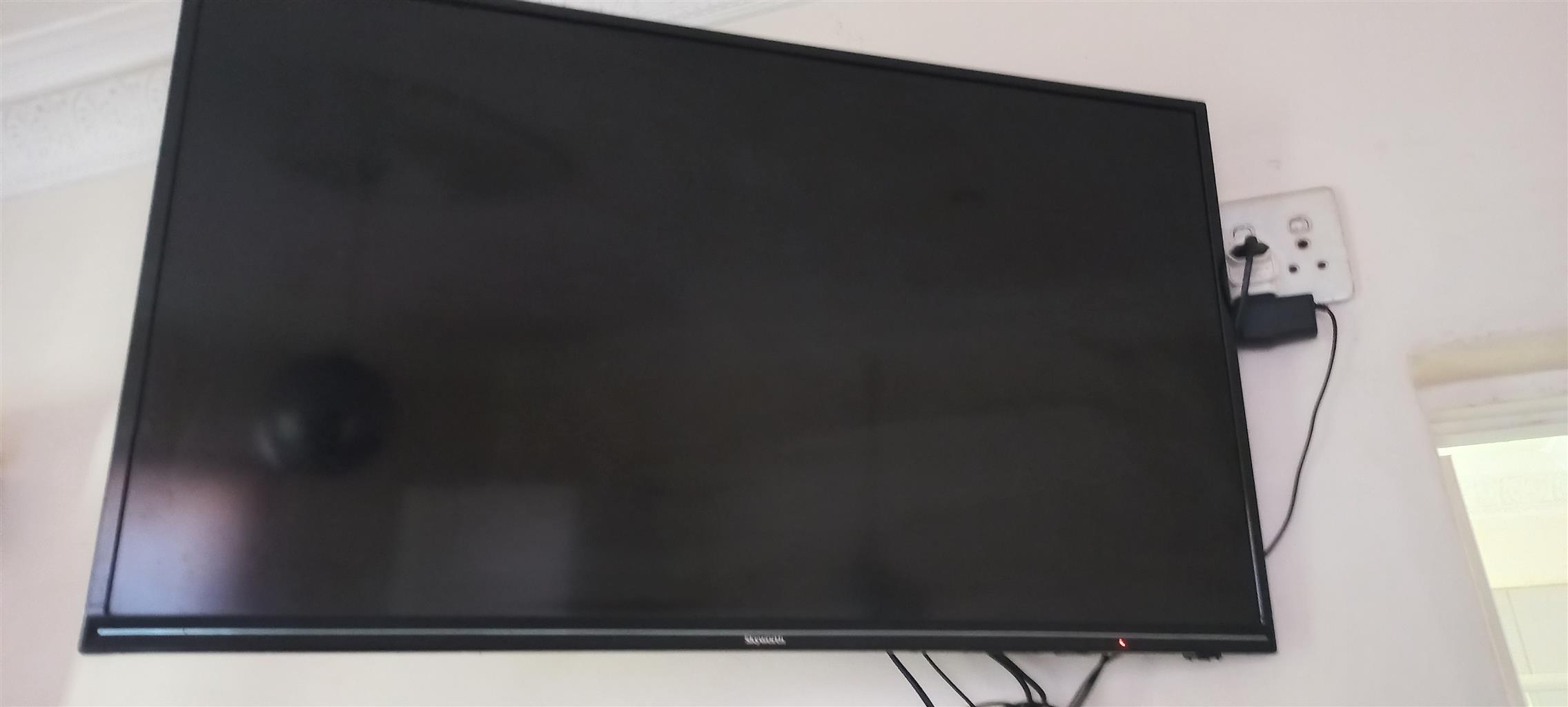 TV and smart box for sale