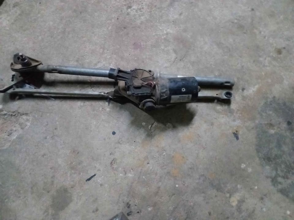 2015 Toyota hilux d4d 3.0 wiper motor for sale - Private Seller 2015 Toyota hilux d4d 3.0 wiper motor for sale - Private Seller
