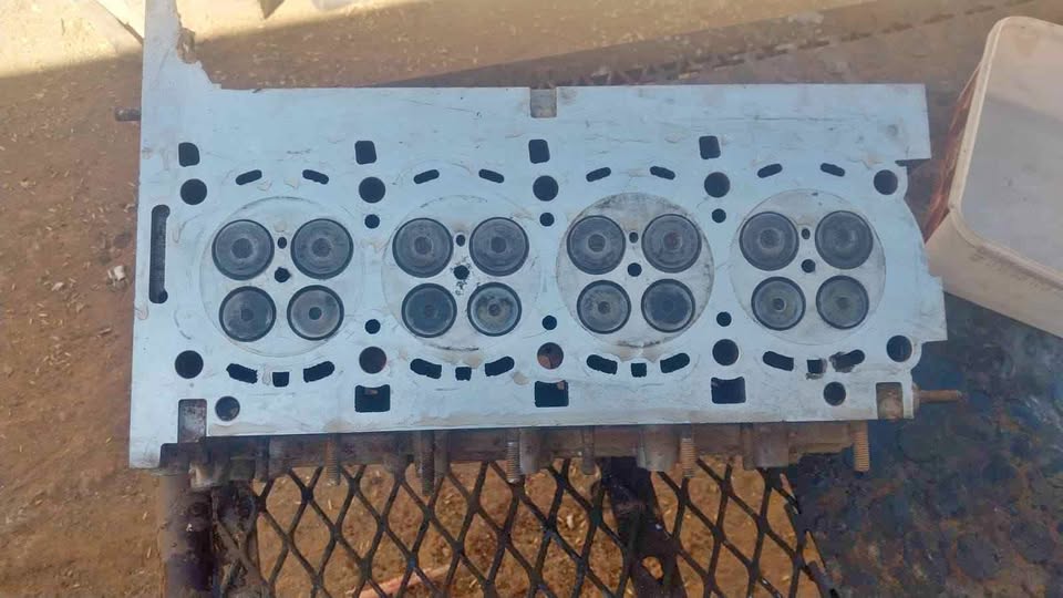 MAHINDRA M HAWK 2.2 CYLINDER HEAD AS NEW NEVER BEEN FITTED - Private Seller MAHINDRA M HAWK 2.2 CYLINDER HEAD AS NEW NEVER BEEN FITTED - Private Seller