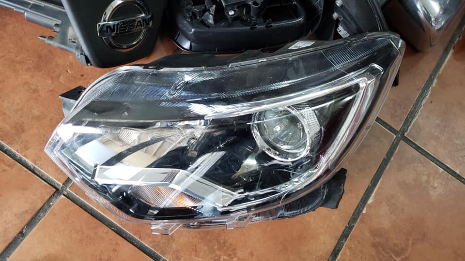 Renault Triber Xenon Headlight (2016-2020) - Private Seller