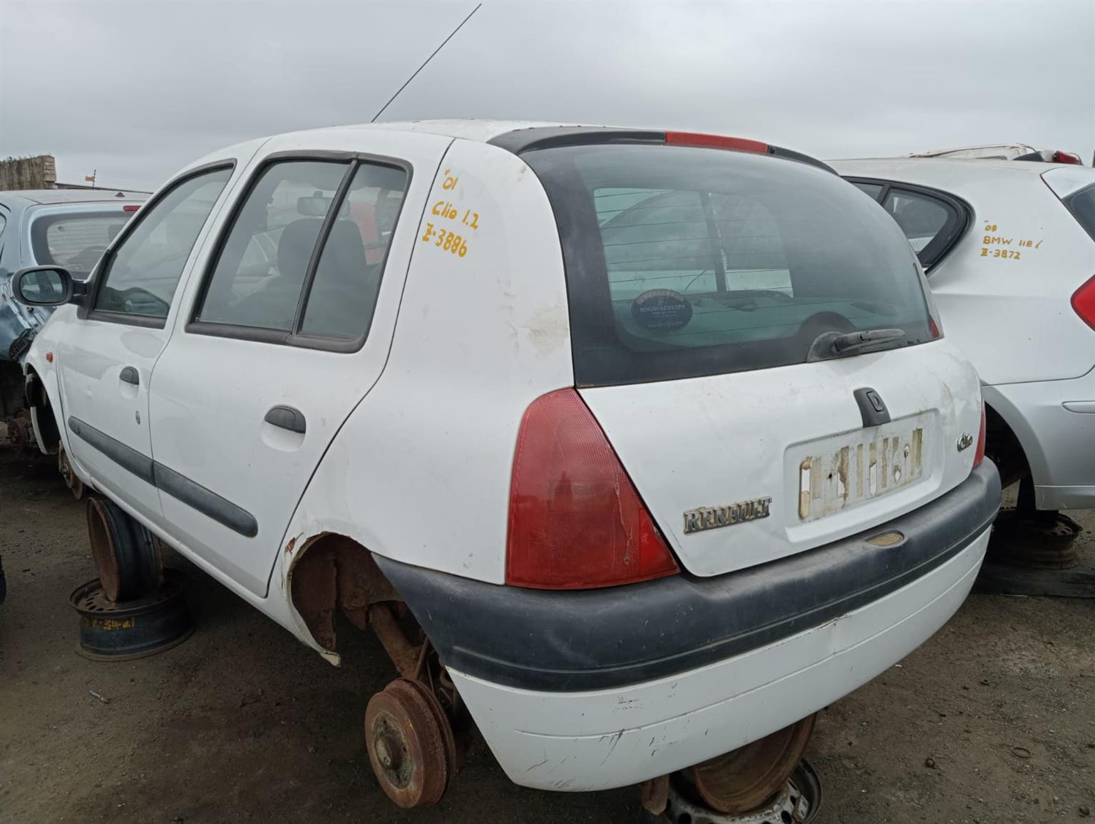 2001 Renault Clio 1.4 - Stripping for Spares.