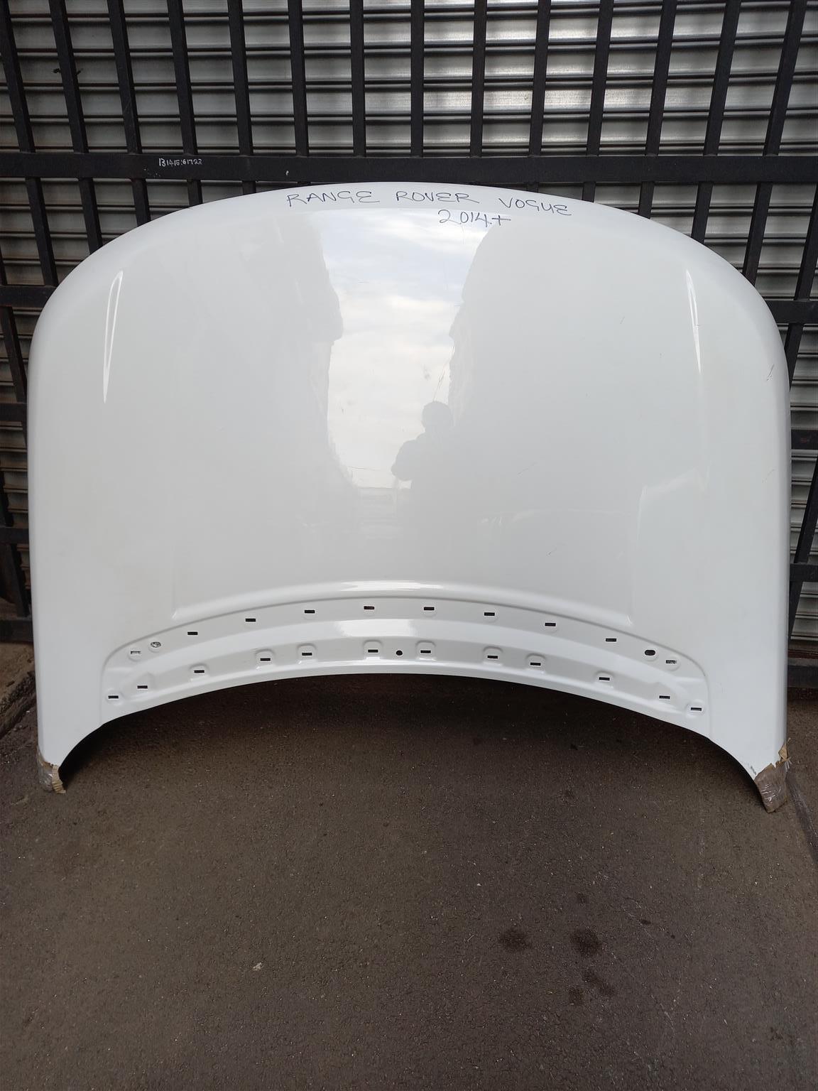 RANGE ROVER VOGUE 2014+ BONNET - Private Seller RANGE ROVER VOGUE 2014+ BONNET - Private Seller