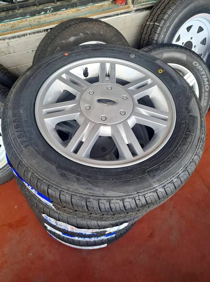 Ford Bantam original alloy mags size 14+tyres new 175/65/14 - Private Seller Ford Bantam original alloy mags size 14+tyres new 175/65/14 - Private Seller