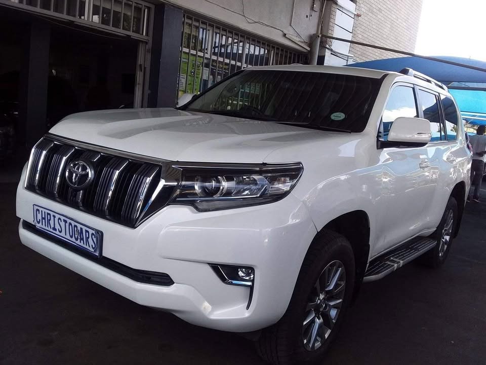 2018 Toyota Land Cruiser Prado hatchback 2018