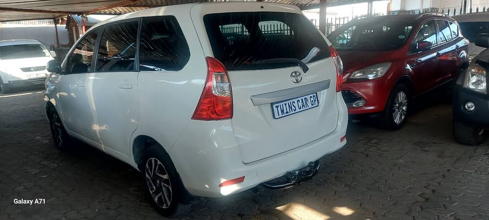 Toyota Avanza 1.5 Manual petrol 7seater