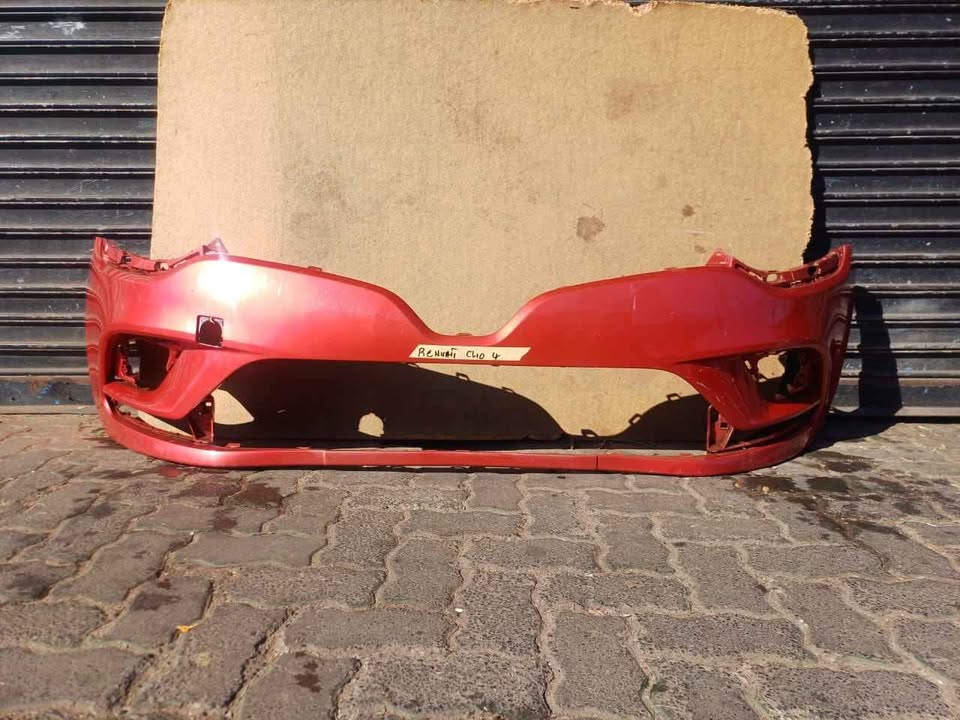 RENAULT CLIO 4 (SHELL) FRONT BUMPER - Private Seller RENAULT CLIO 4 (SHELL) FRONT BUMPER - Private Seller