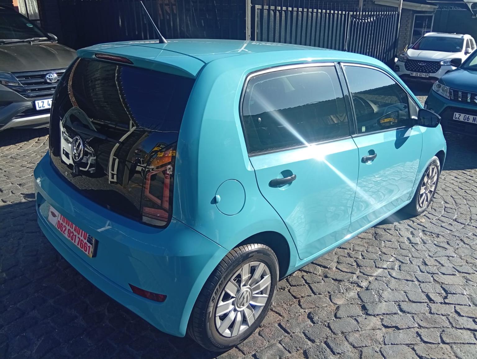 2020 Volkswagen up! Move up! 5-Door 1.0 Hatch 4,6 /100km Manual 114,000km Cloth