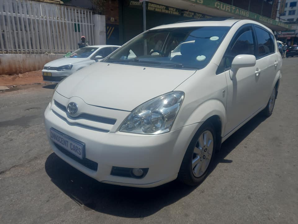 2006 TOYOTA COROLLA VERSO 1.8 ts MANUAL TRANSMISSION, WHITE COLOR