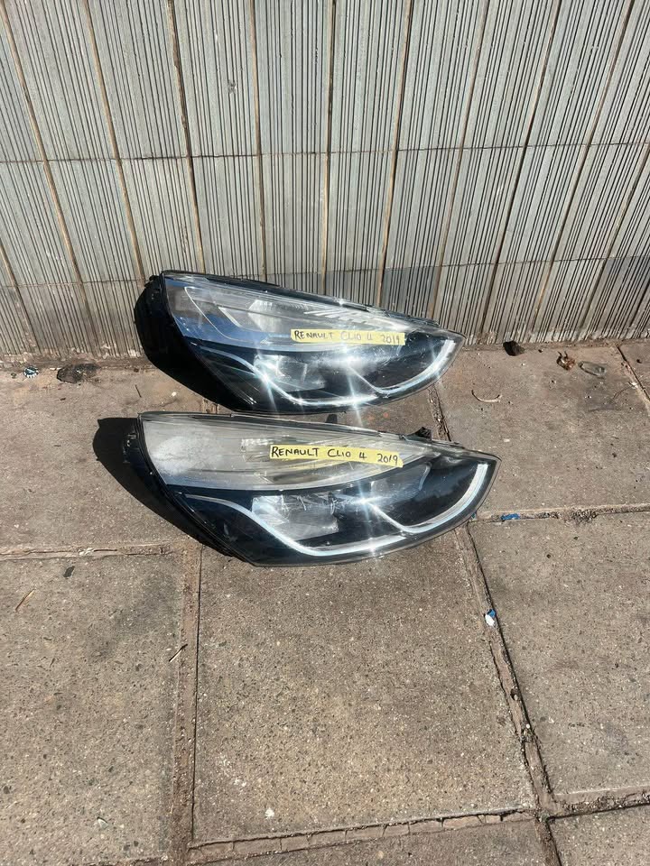 Renault Clio 4 headlights - Private Seller