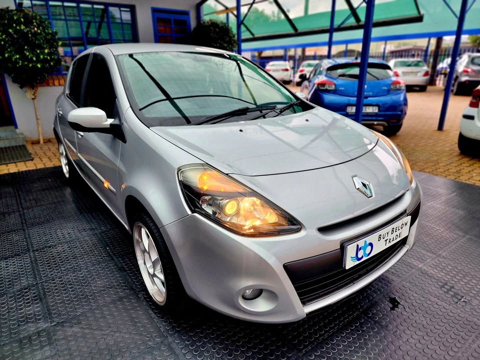 2010 Renault clio 1.6 16v automatic