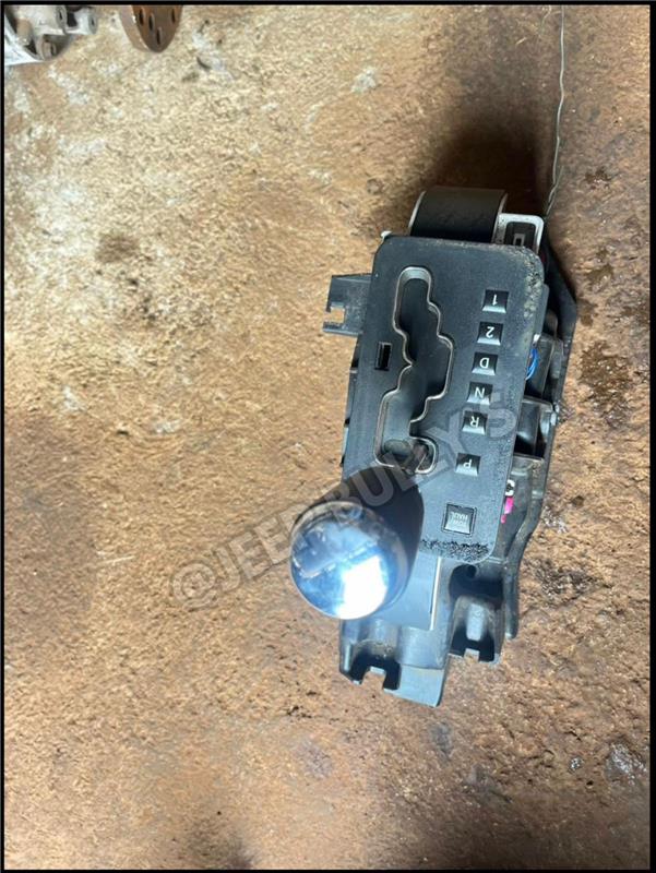 Jeep Liberty Automatic Transmission Shifter - Private Seller Jeep Liberty Automatic Transmission Shifter - Private Seller