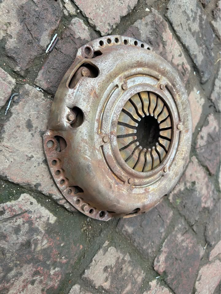 2009 Ford Fiesta Pressure Plate For Sale @Circle 7 Used Parts Call or WhatsApp - Private Seller