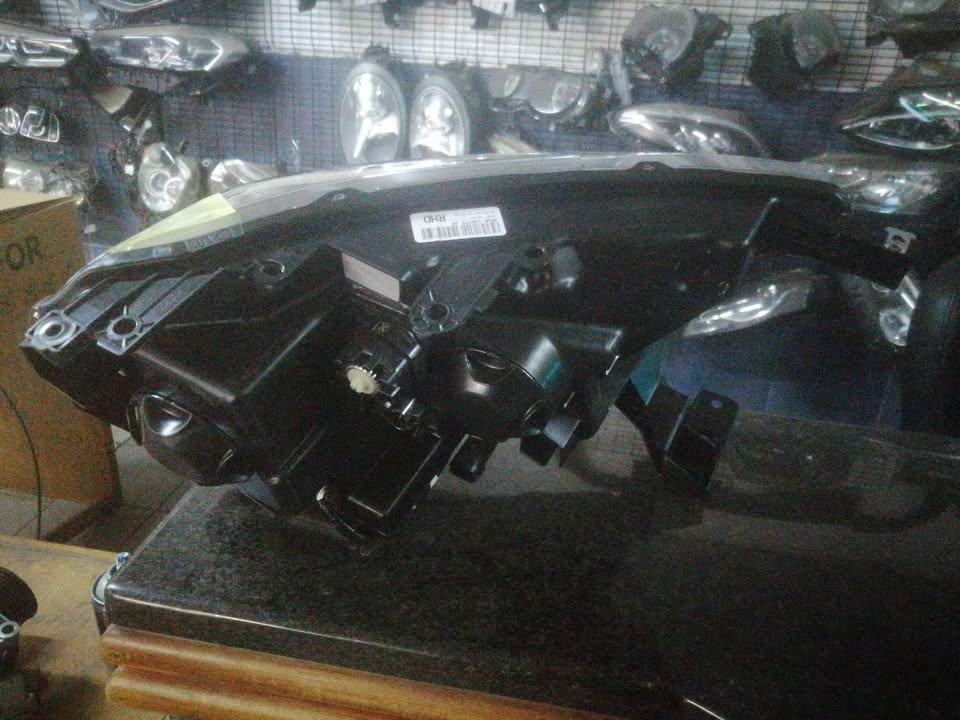 Ford Ranger T7 headlights