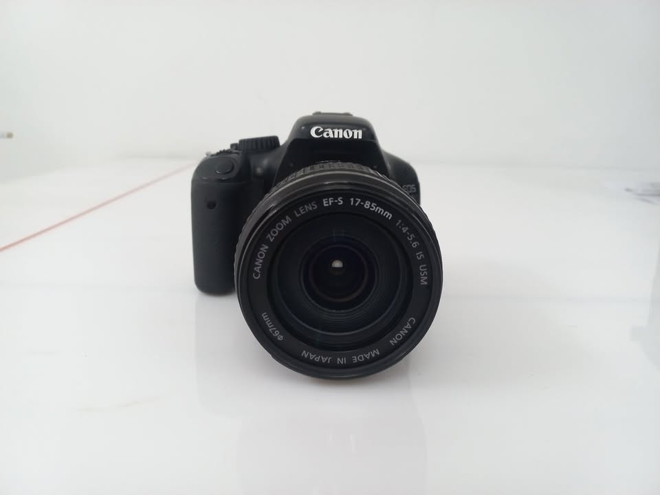 Canon EOS 550D Camera and Canon EF-S 17-85mm f/4-5.6 IS USM Lens