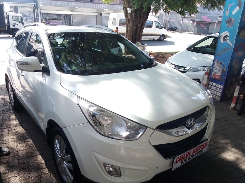 2011 HYUNDAI IX35 2.0 WHITE , PETROL  LEATHER INTERIOR