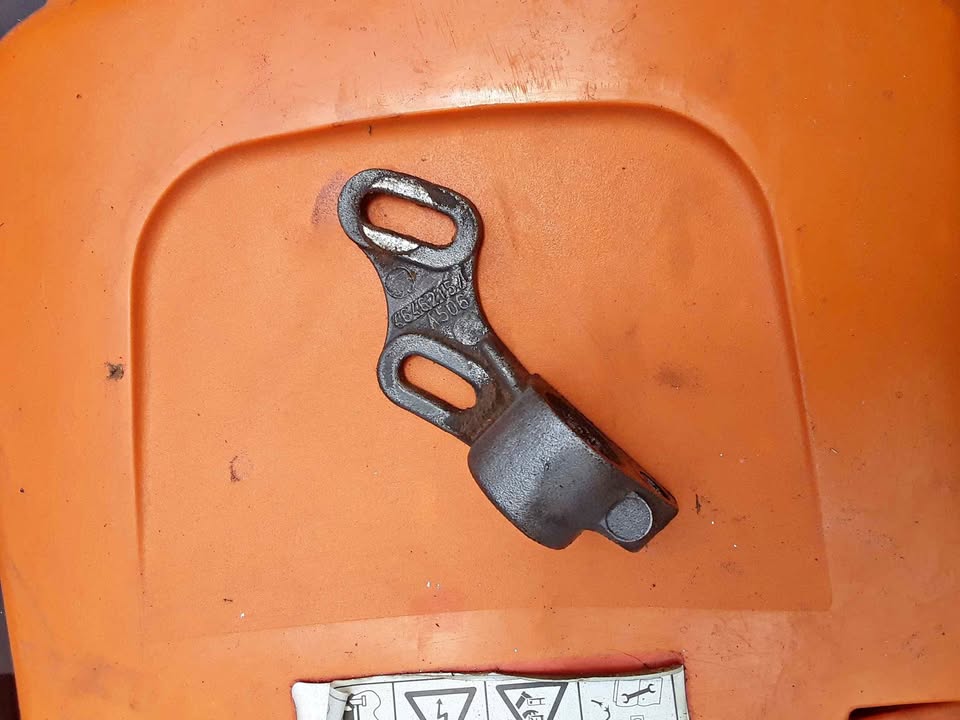 Fiat siena crank sensor bracket. - Private Seller Fiat siena crank sensor bracket. - Private Seller