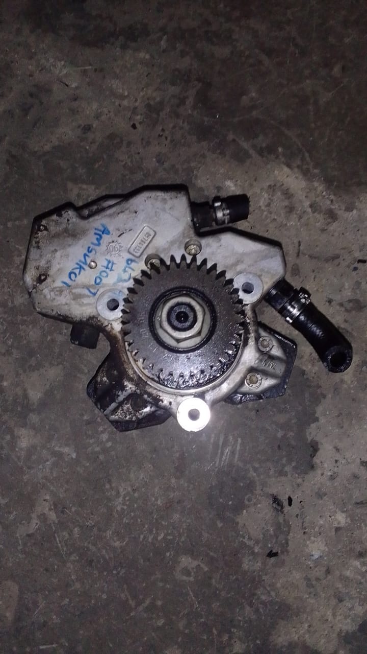 Used Mercedes OM642 Diesel Pump - Private Seller Used Mercedes OM642 Diesel Pump - Private Seller
