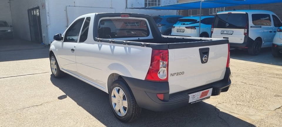 2023 NISSAN NP200 1.6 8V A/C+SAFETY PACK