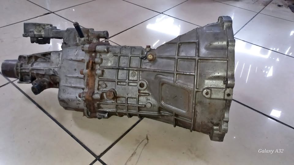 Isuzu KB250/KB280 5 Spd Manual Gearbox - Private Seller Isuzu KB250/KB280 5 Spd Manual Gearbox - Private Seller