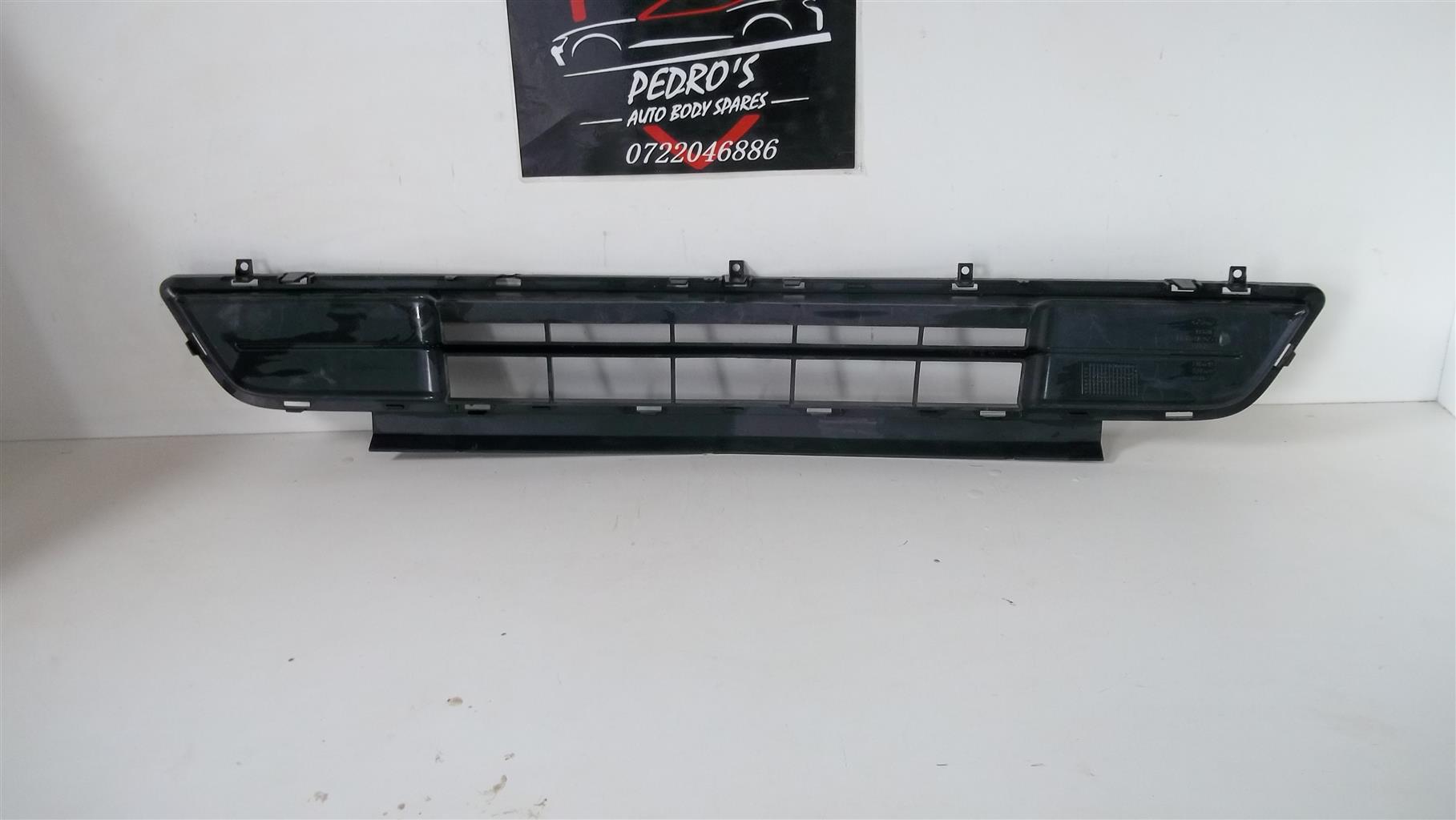 Ford Mustang grille - Private Seller Ford Mustang grille - Private Seller