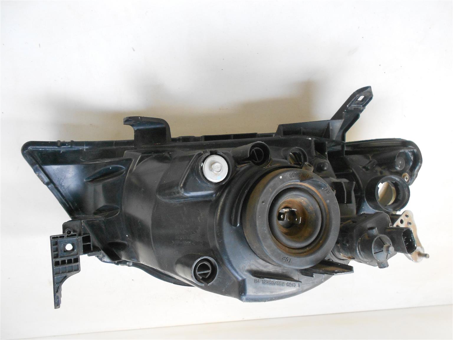 Mitsubishi Triton Right Headlight - Private Seller Mitsubishi Triton Right Headlight - Private Seller