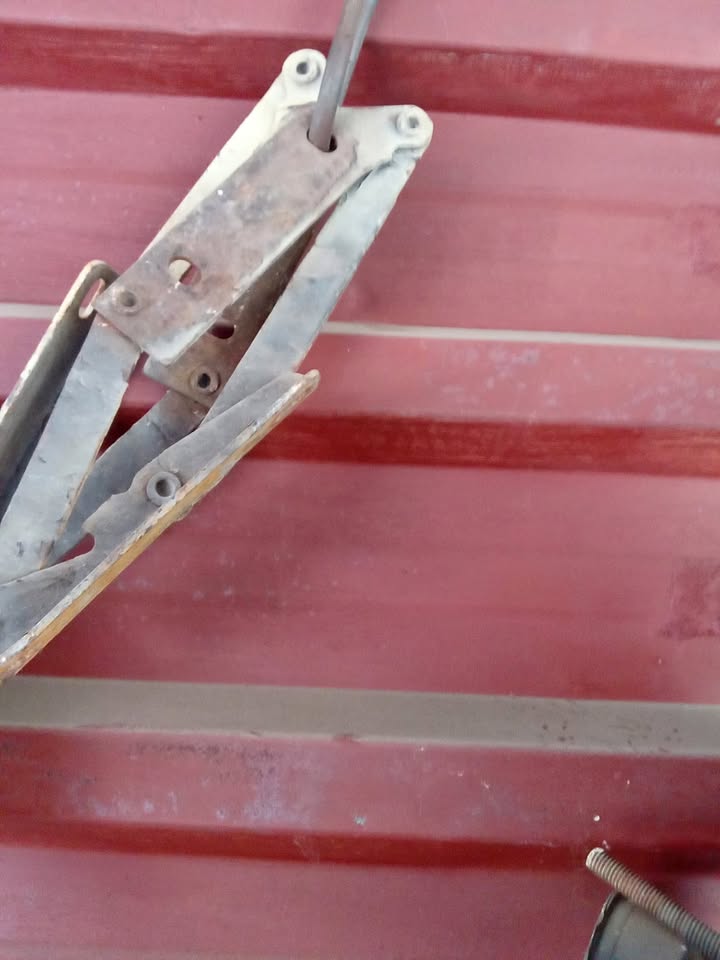 Ford (Mk3) bonnet hinges each - Private Seller Ford (Mk3) bonnet hinges each - Private Seller