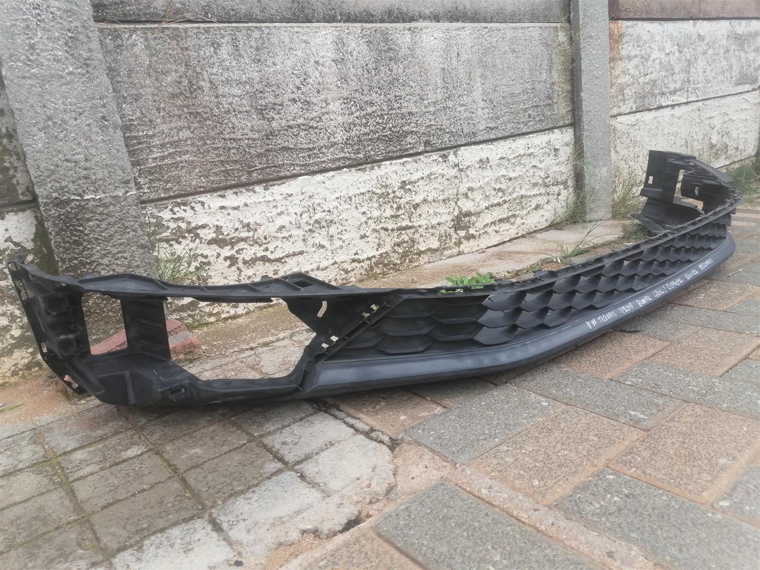 VW Tiguan front bumper griil/diffuser spoiler - Private Seller VW Tiguan front bumper griil/diffuser spoiler - Private Seller