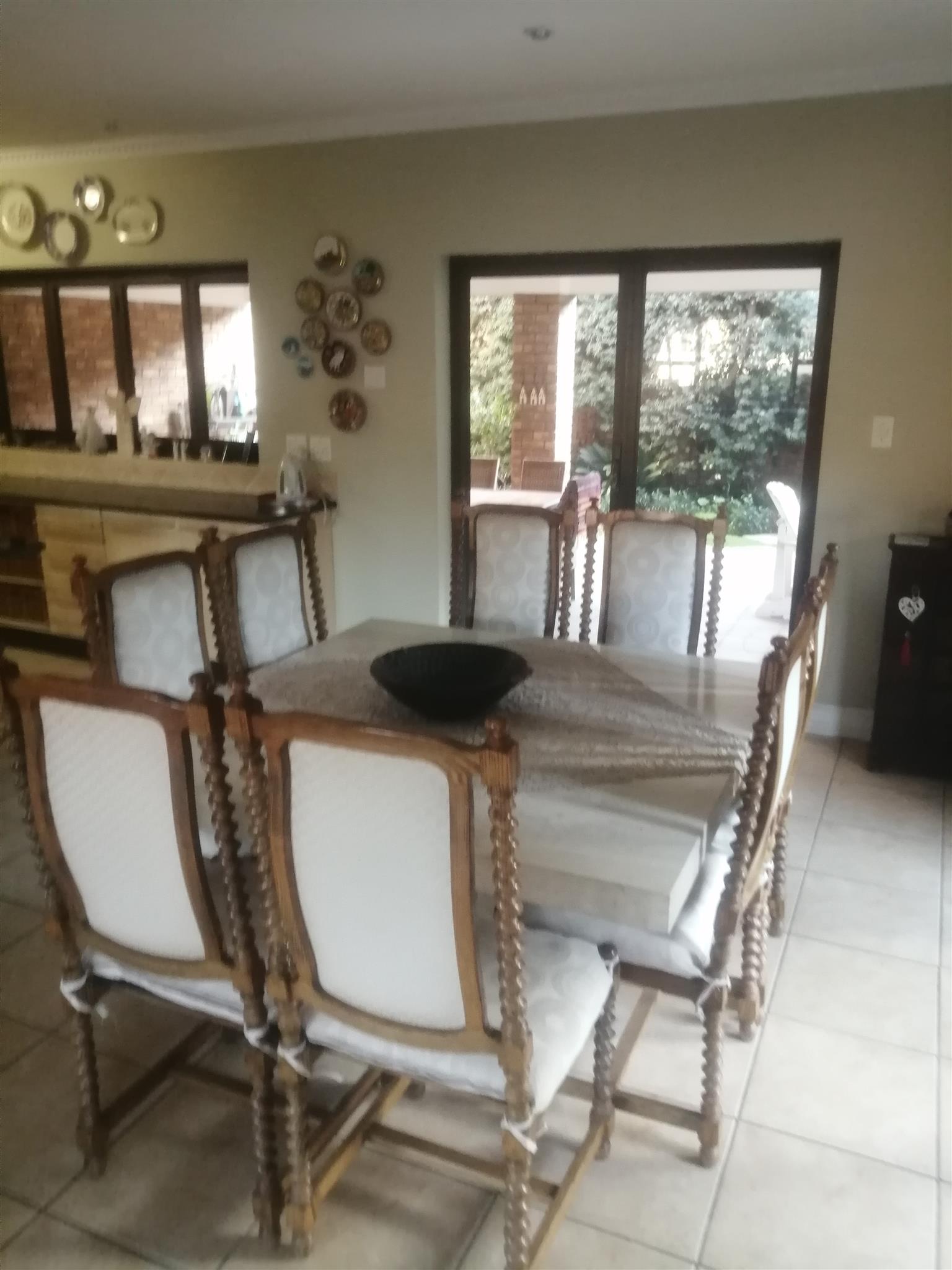 Artecasa dining room suite Junk Mail