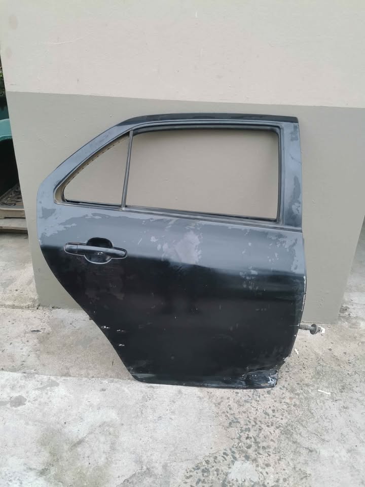 Toyota Yaris Sedan Complete Doors with Electric windows & glass - Private Seller