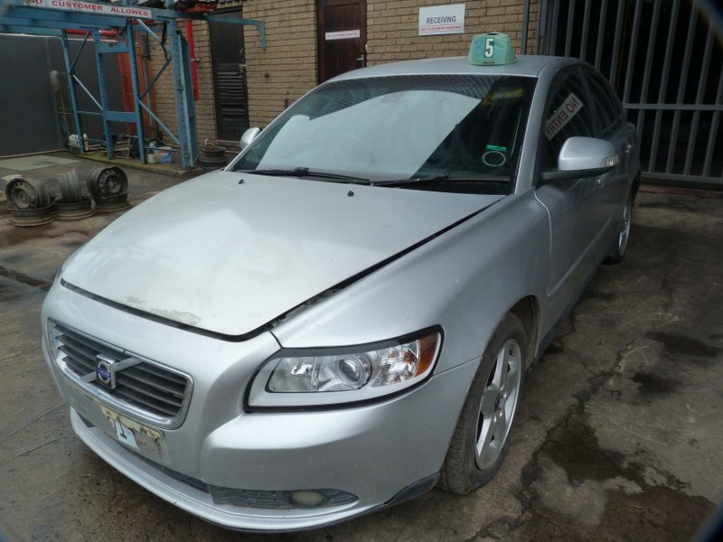 Volvo S40 2.0 Powershift AT Silver - 2009 STRIPPING FOR SPARES - Private Seller Volvo S40 2.0 Powershift AT Silver - 2009 STRIPPING FOR SPARES - Private Seller