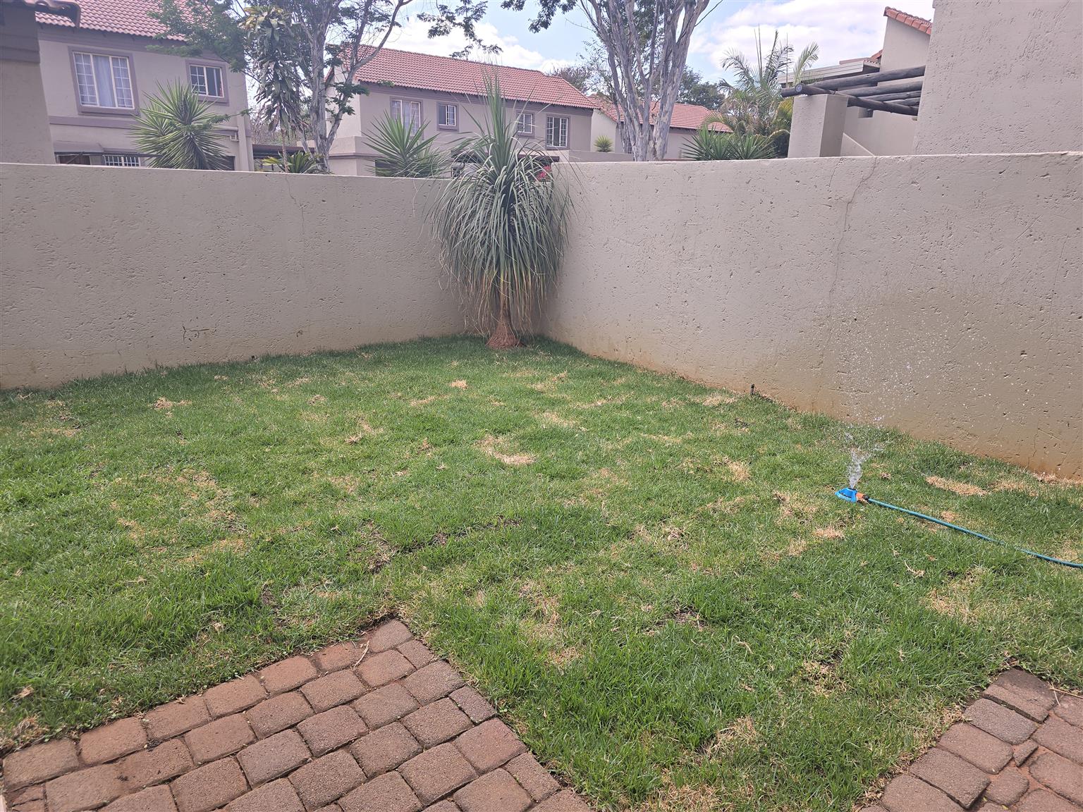 2 Bedroom duplex to rent in 24 hour security complex in Annlin ...