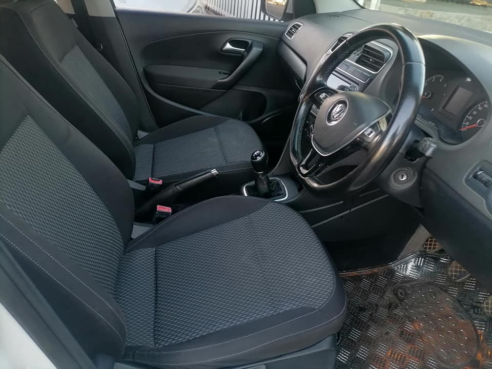2019 Volkswagen polo 6 1.2 Sedan Comfortline Spare key and service book reserve Camera