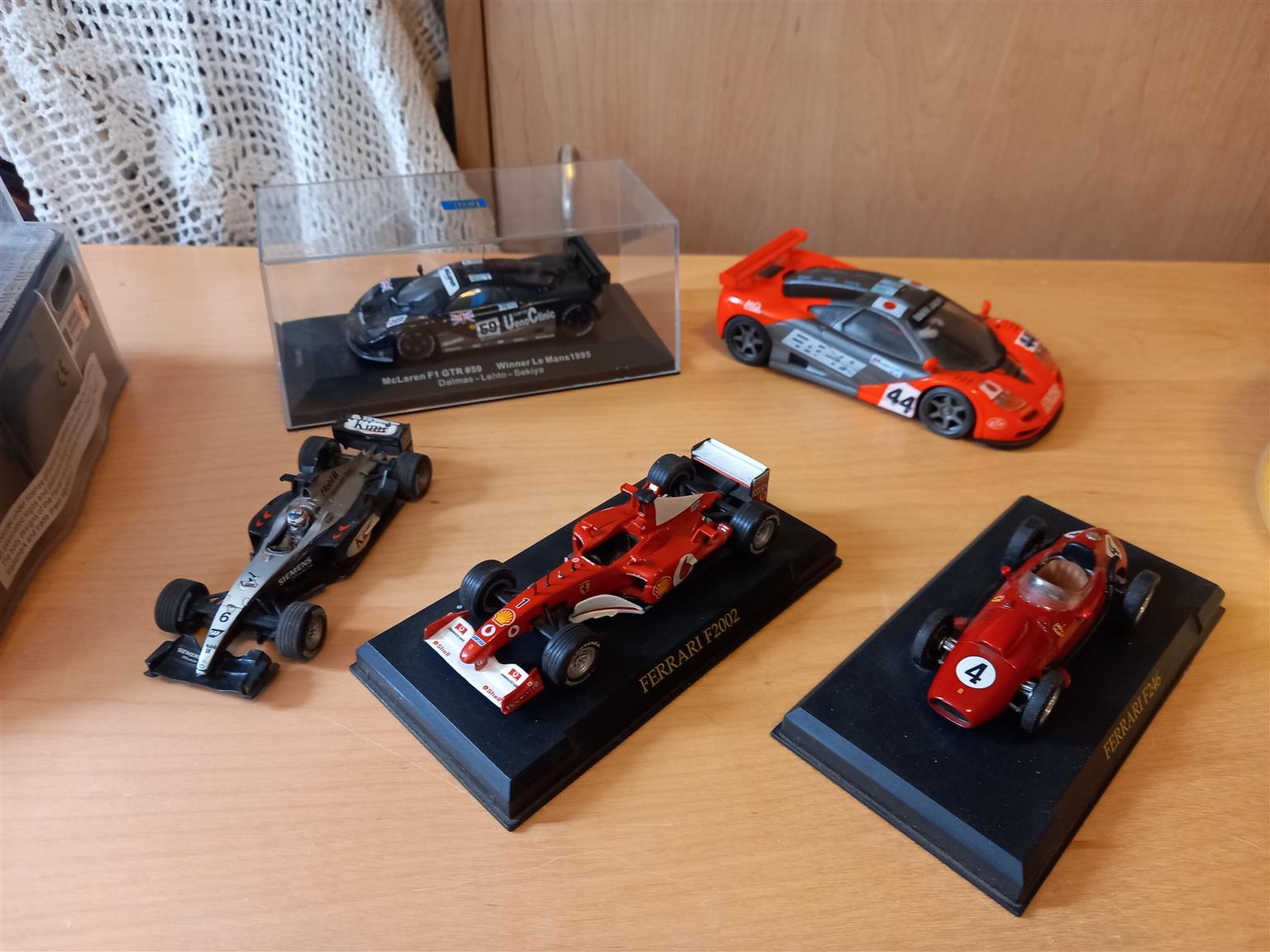 Ferrari and McLaren collectors Cars .R1500 Neg