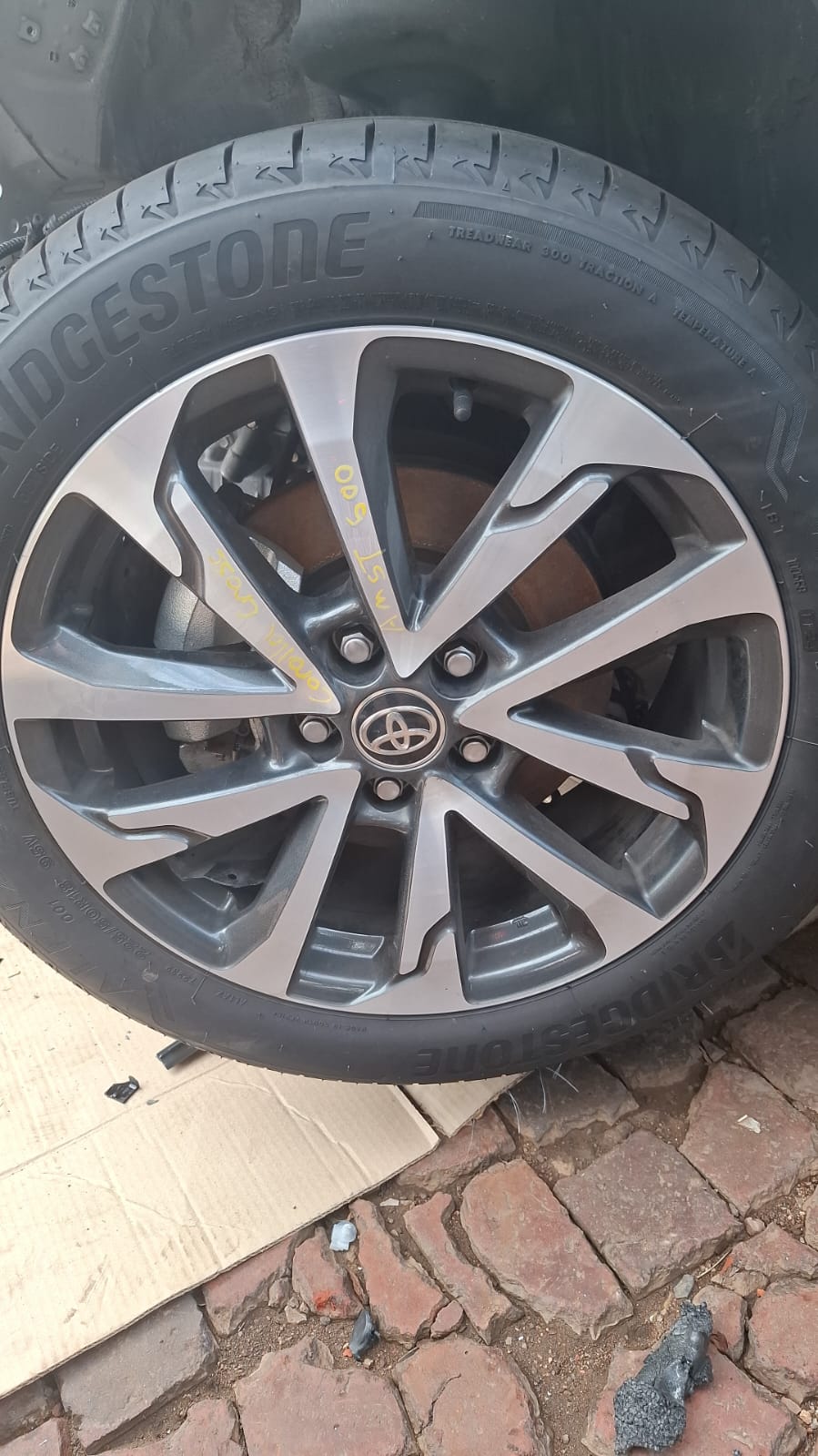 Toyota corolla cross rims for sale | second-hand alloy wheels