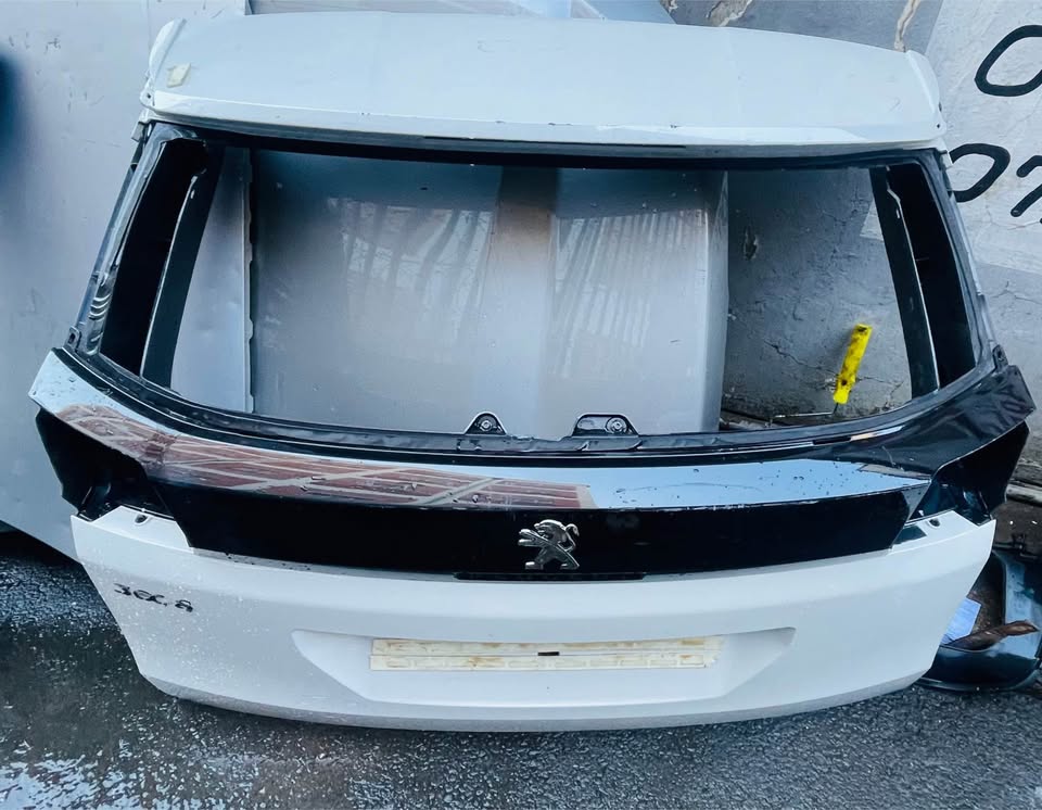 Peugeot 3008 tailgate - Private Seller