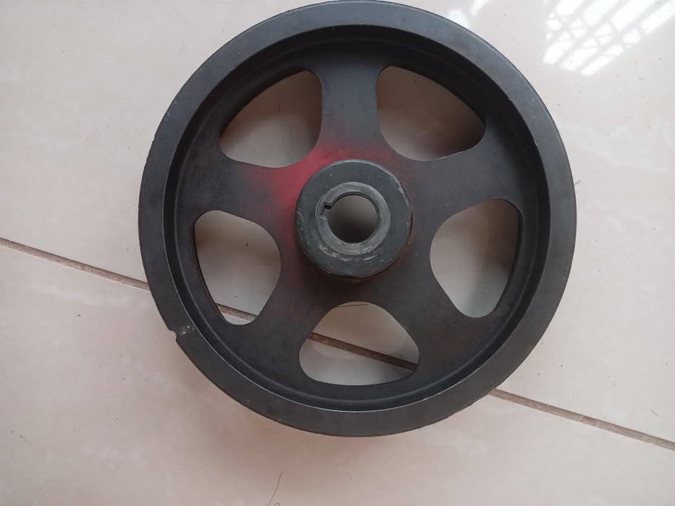 Hyundai H100 Diesel Pump Pulley - Private Seller Hyundai H100 Diesel Pump Pulley - Private Seller
