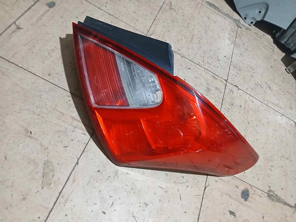 Nissan Almera taillight - Private Seller Nissan Almera taillight - Private Seller