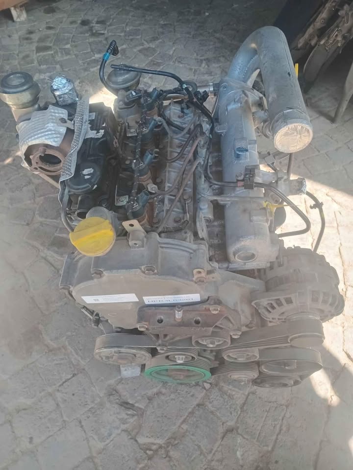 2012 Mahindra XUV500 2.2D complete engine still running good for sale @ circle 7 used parts - Private Seller