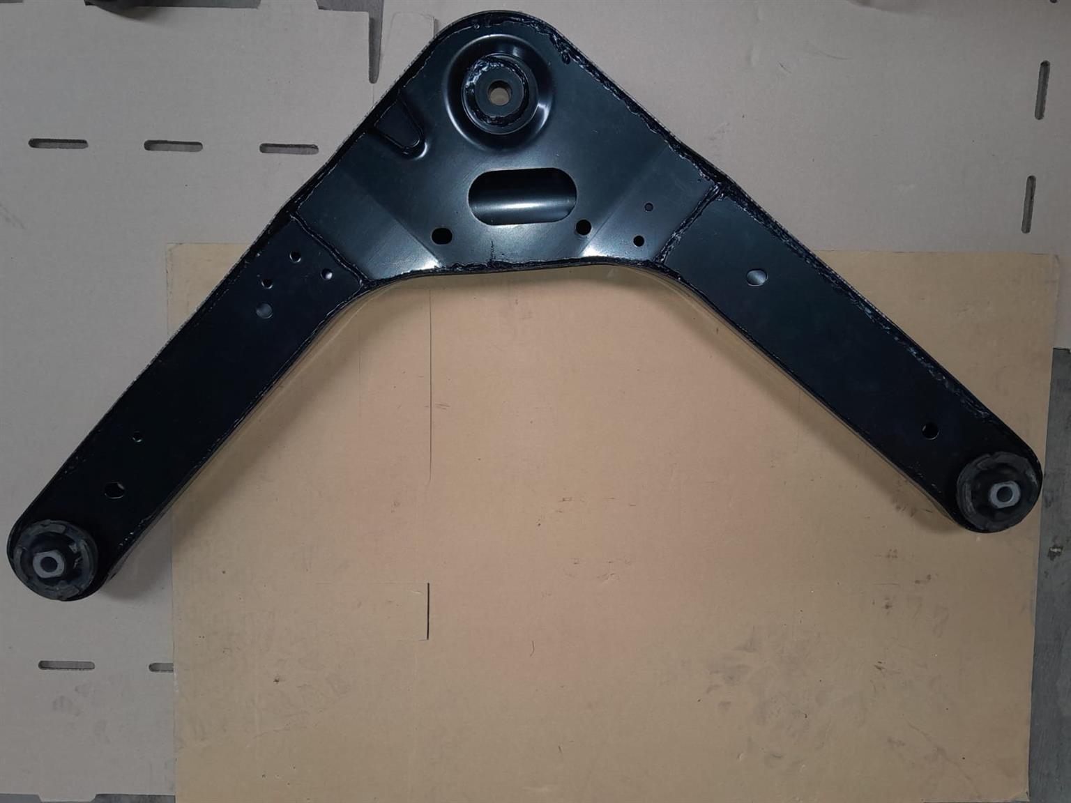 JEEP GRAND CHEROKEE WJ REAR DIFF V ARM FOR SALE - Private Seller