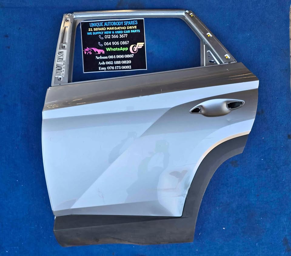 Hyundai Tucson Left Rear Door - Private Seller Hyundai Tucson Left Rear Door - Private Seller
