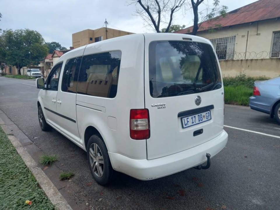 2011 VW Caddy 2.0 TDI Diesel, Manuel White, 105000kms